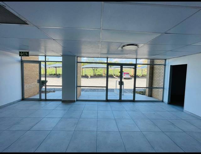 2,300M² OFFICE TO LET IN MIDRIDGE PARK